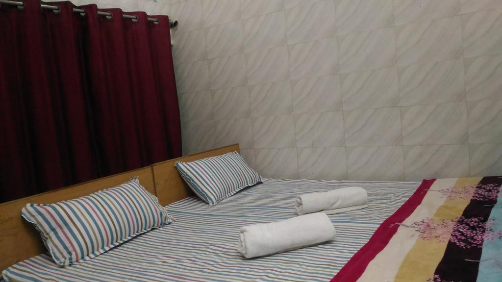 Goldy Guest House Варанаси Экстерьер фото